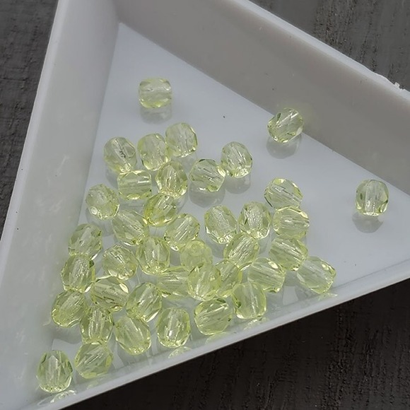 50pcs Vaseline Uranium Glass Beads 4mm Faceted Light Yellow Czech - Picture 2 of 3